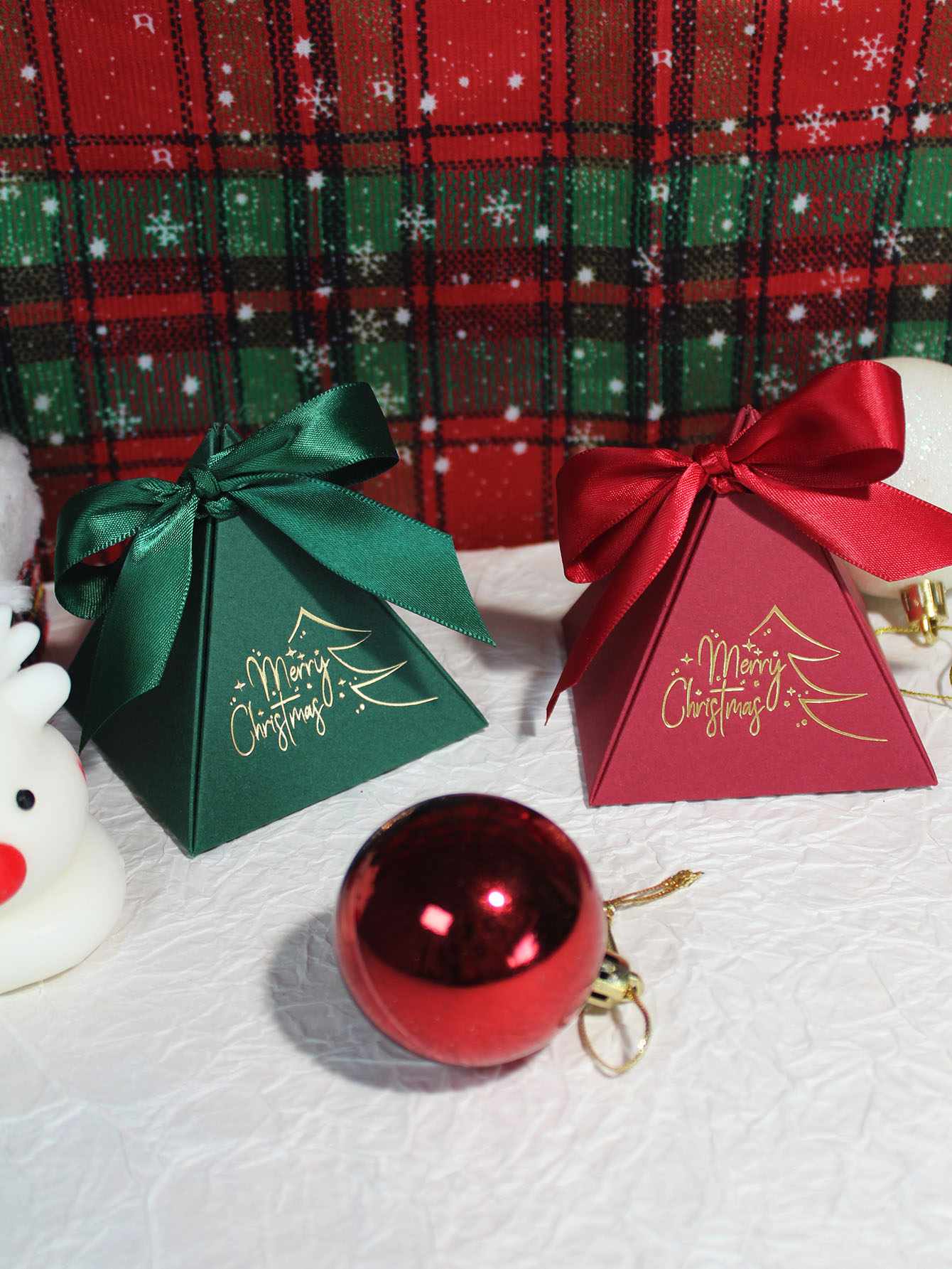 Christmas Triangle Box Candy G - Chocolate Snack recension och pris