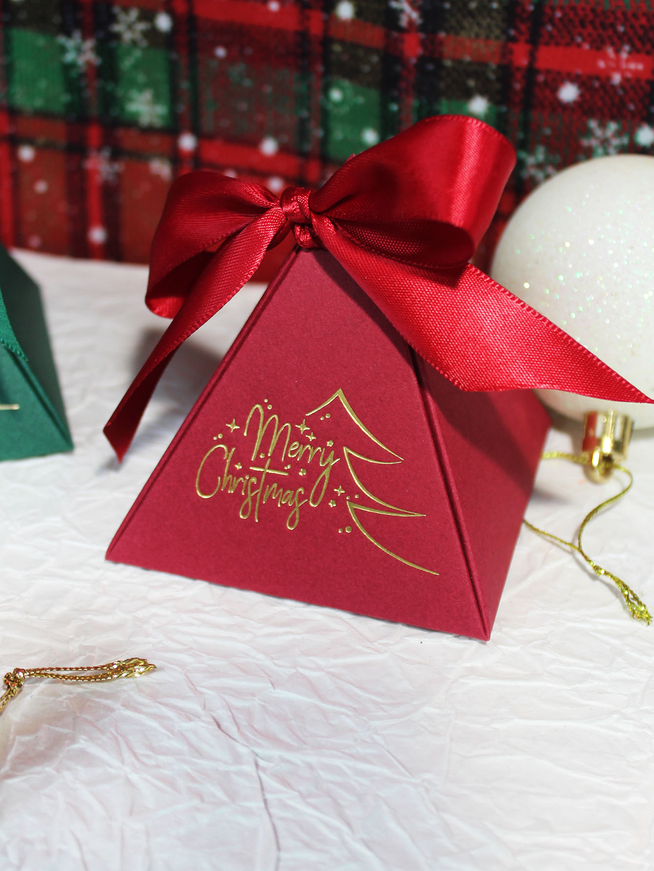 Christmas Triangle Box Candy G - Chocolate Snack recension och pris