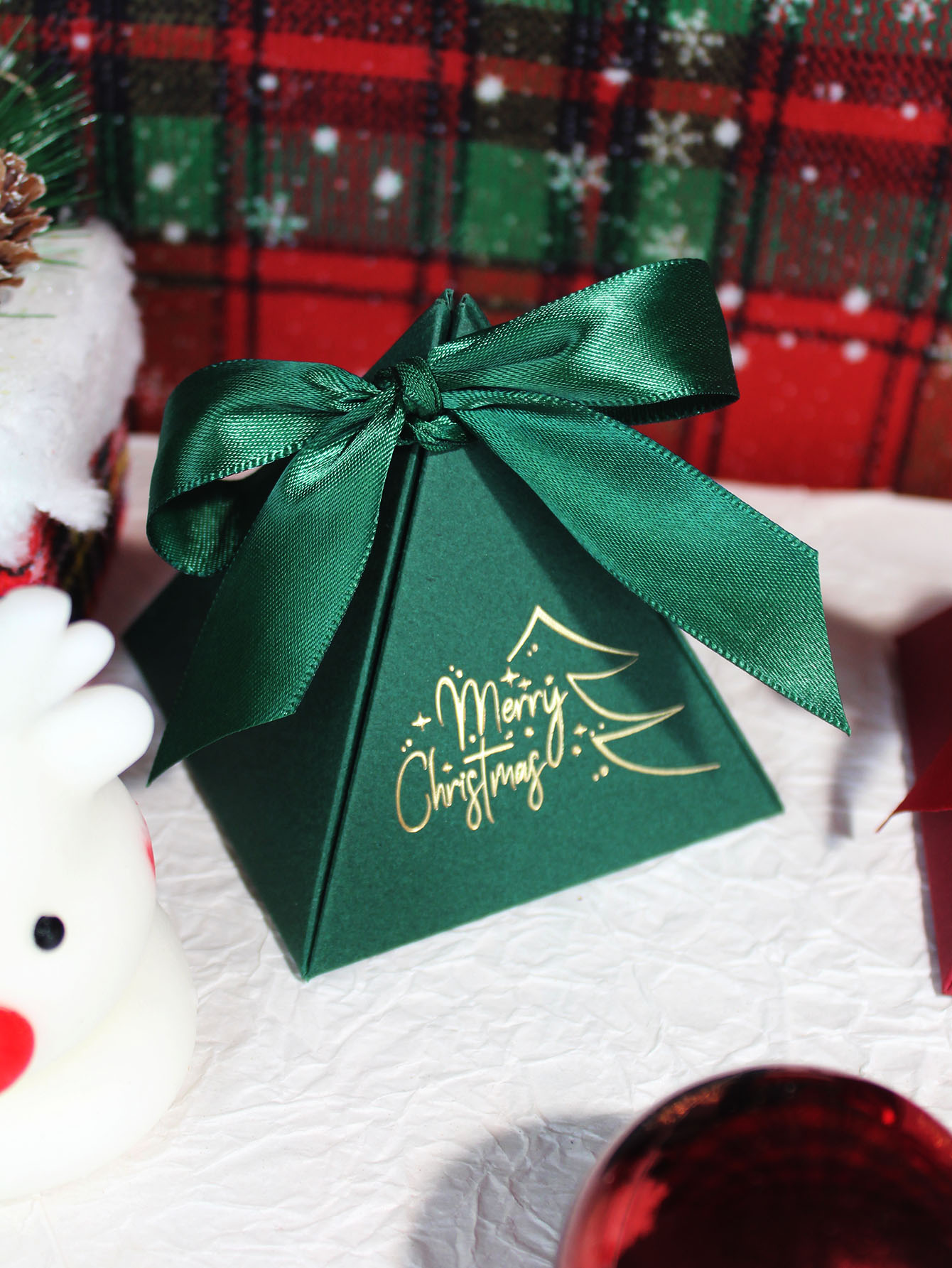 Christmas Triangle Box Candy G - Chocolate Snack recension och pris